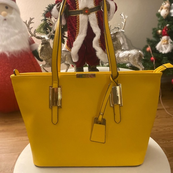 YELLOW ALDO PURSE - Picture 1 of 2